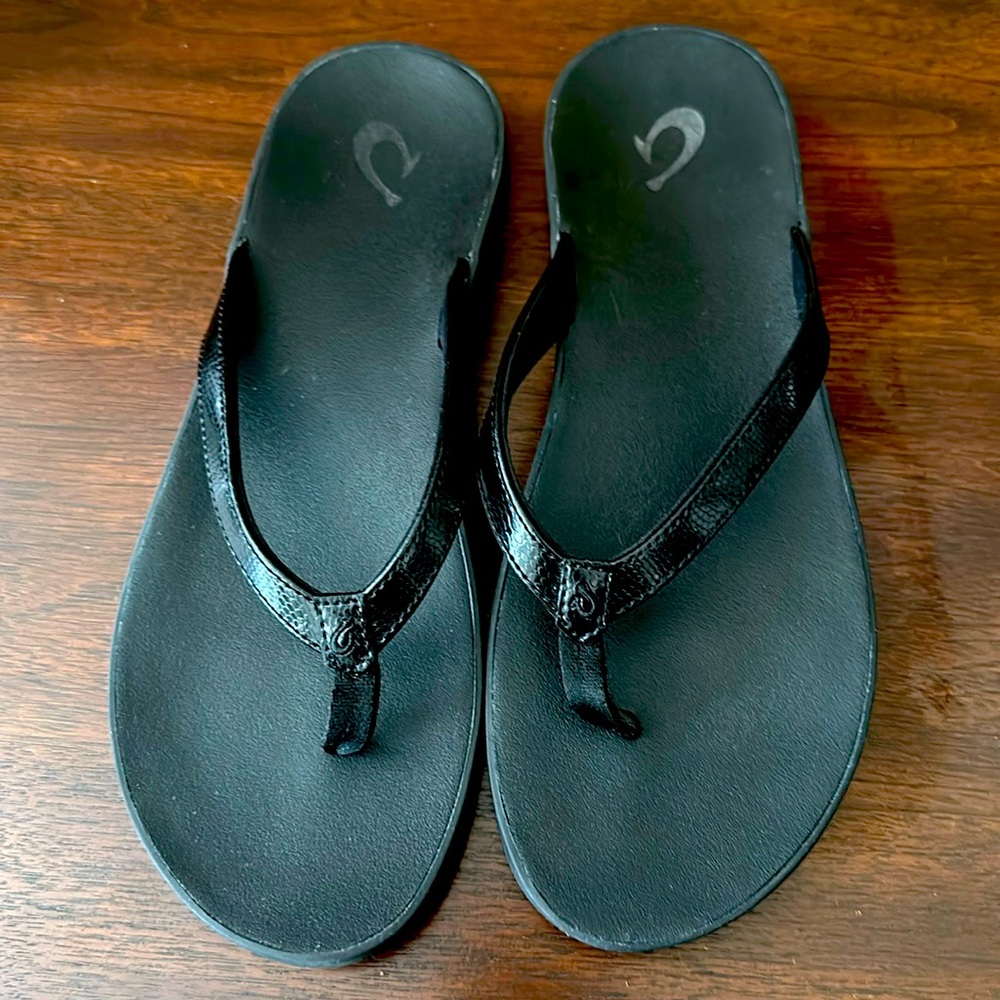 OluKai Sandals, Size 40 Black Patent